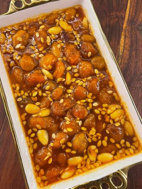 আলু বোখাড়ার চাটনি প্রতী প্লিটের সাথে মূল্য ১০/