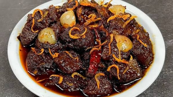 গরুর কালো ভুনা হাফ